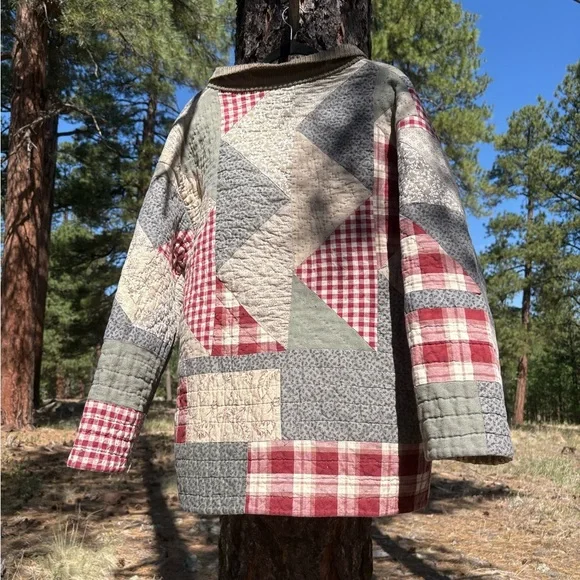 Quilted Women's Patchwork Utility Jacket - Picture 10 of 12